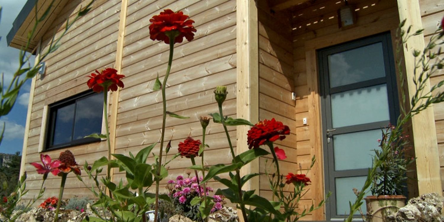 Façade en bois et menuiserie